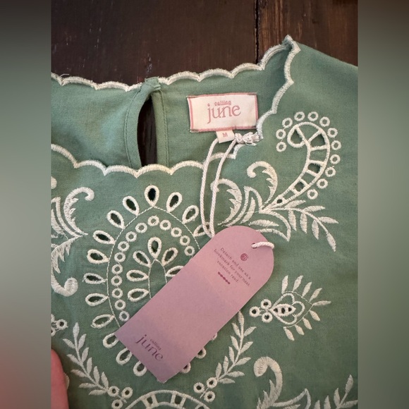 Embroidered Blouse - Picture 2 of 4